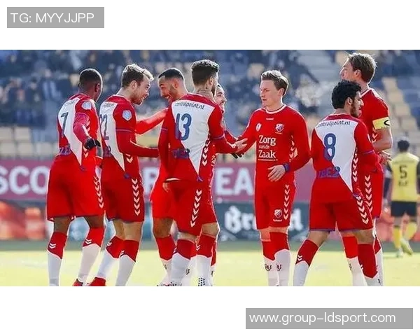 埃因霍温连胜势不可挡荷甲赛场如同单机游戏般精彩