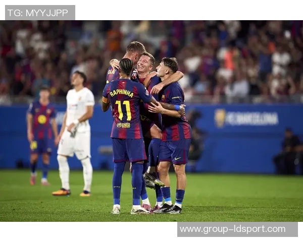 拉什福德在巴萨训练前意外离开甘伯体育城引发关注 拉什福德在巴萨训练前意外离开甘伯体育城引发关注