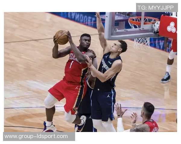 詹姆斯盛赞克莱伯关键时刻表现出色展现强硬气魄