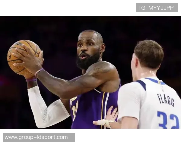 弗拉格成为历史第四人18岁生涯得分突破300超越传奇球星科比麦迪詹姆斯 弗拉格成为历史第四人18岁生涯得分突破300超越传奇球星科比麦迪詹姆斯