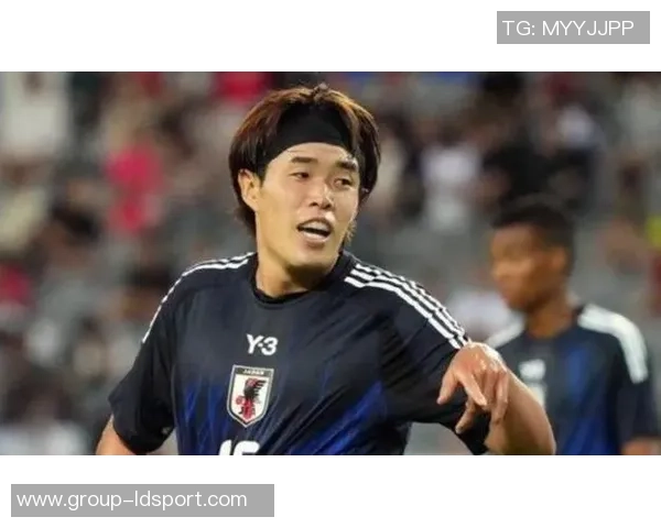 圣保利正式签约福冈黄蜂26岁日本中卫安藤智哉加盟公告