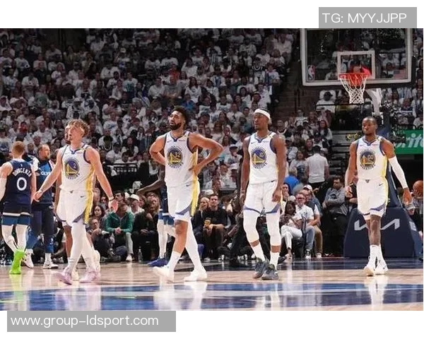 科尔分析追梦巴特勒与库明加同场对球队空间布局的影响与挑战 科尔分析追梦巴特勒与库明加同场对球队空间布局的影响与挑战